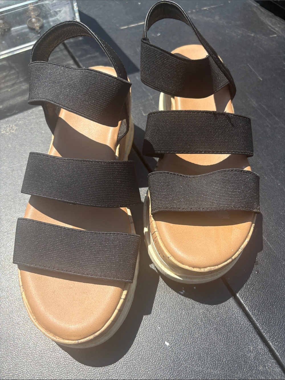 Universal thread Wedge Sandals Sz 7